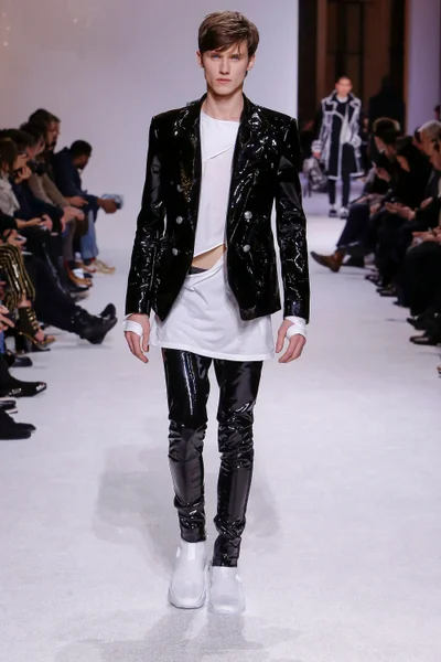Look 64